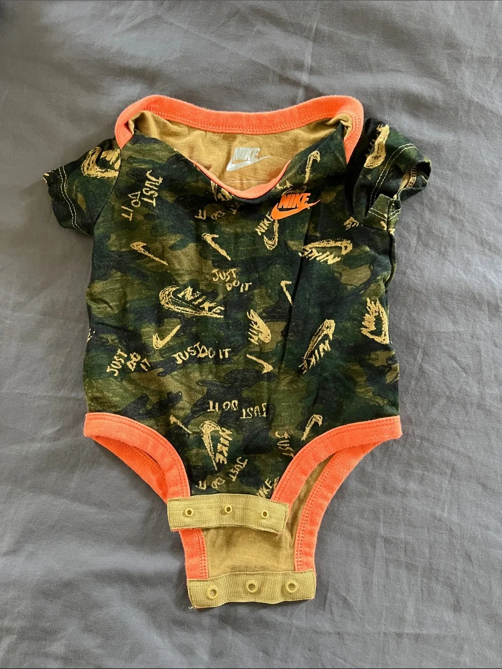Lot of 8 baby boy short sleeve onesies size 3-6 month stripes train cars plane